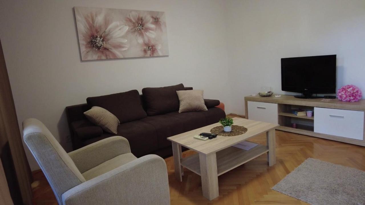Apartment Dina Omiš Exterior foto