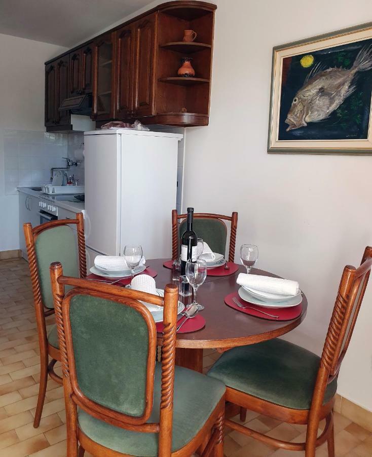 Apartment Dina Omiš Exterior foto